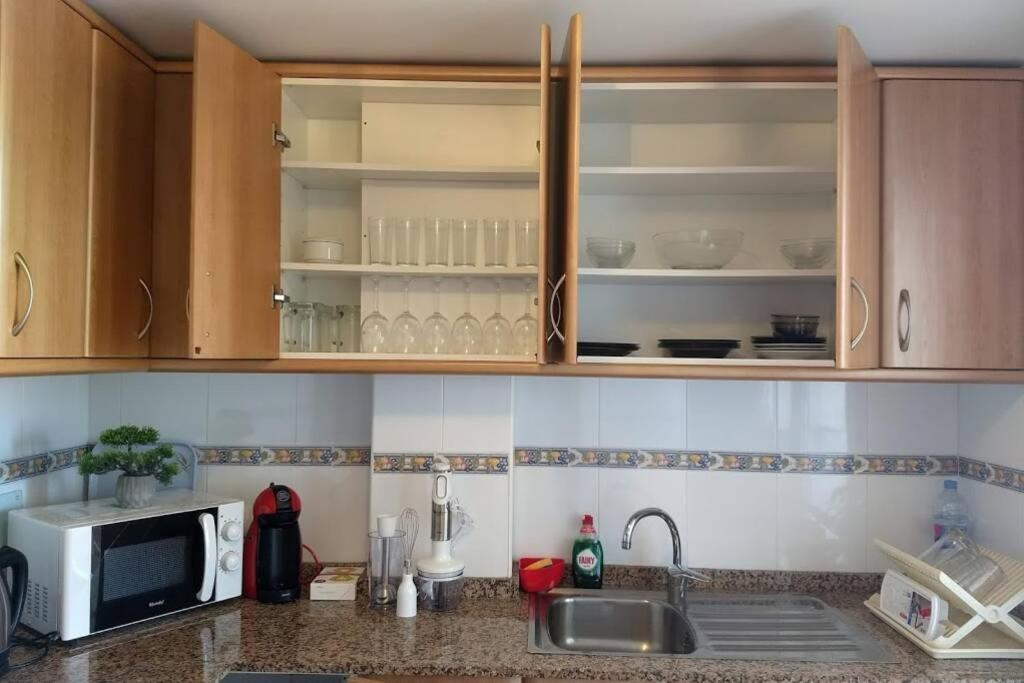 Bright & Spacious Apt - Panoramic Views! Apartment Алтеа Екстериор снимка