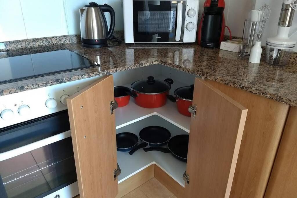 Bright & Spacious Apt - Panoramic Views! Apartment Алтеа Екстериор снимка
